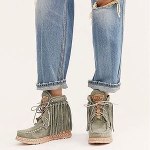 El Vaquero size 37 grey moccasins